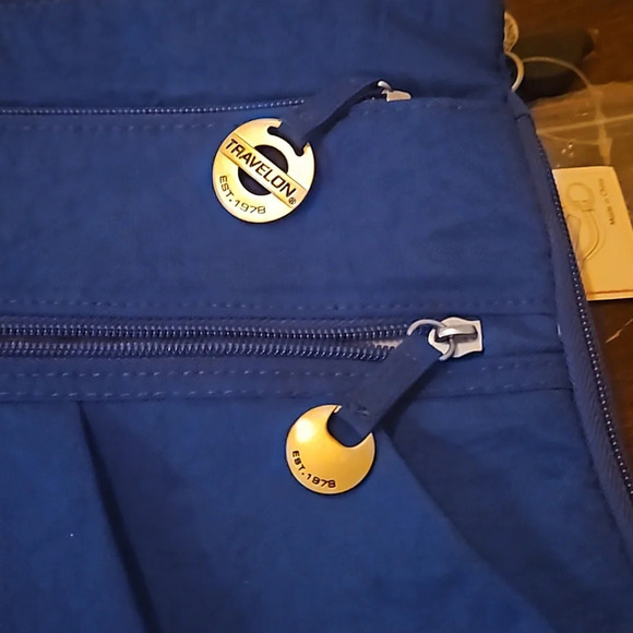 Travelon Large Crossbody Bag Blue. NWT - Picture 2 of 10